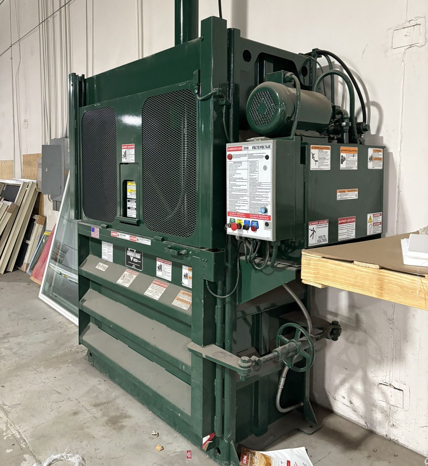 New vertical baler for sale — HMS recycling equipment
