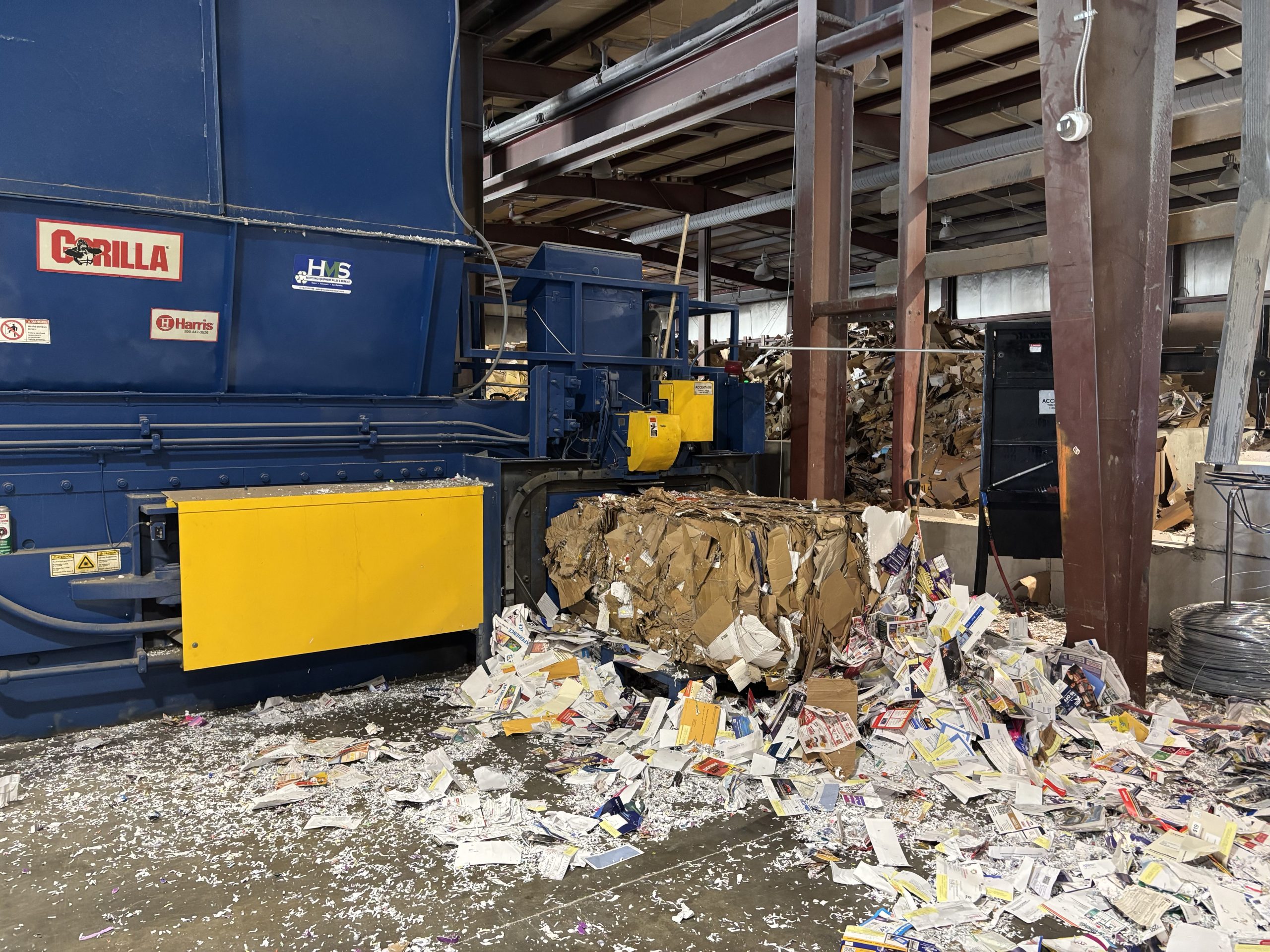 MRF baling system with two ram baler and infeed conveyor