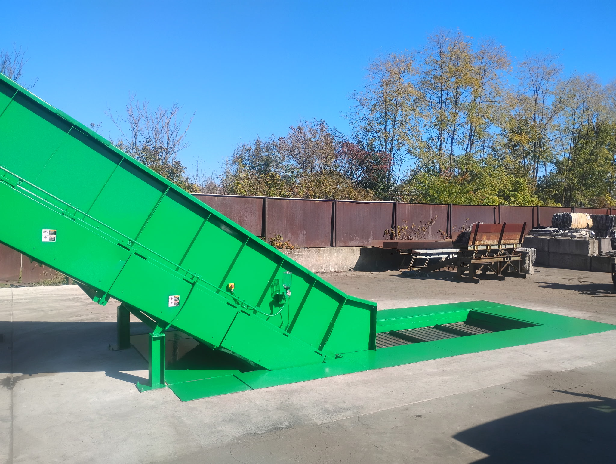 Recycling conveyor system installed by HMS